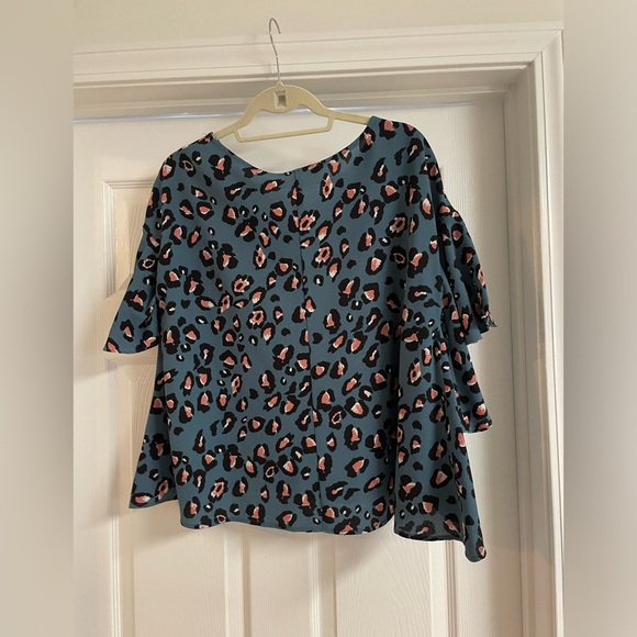 Caramela Blue Leopard Animal Print Blouse shirt - Picture 4 of 6